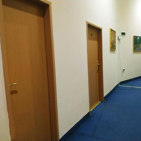 Expo Hotell Tasjkent Eksteriør bilde